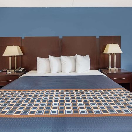 Travelodge By Wyndham Savannah Area/Ричмънд Хил Екстериор снимка
