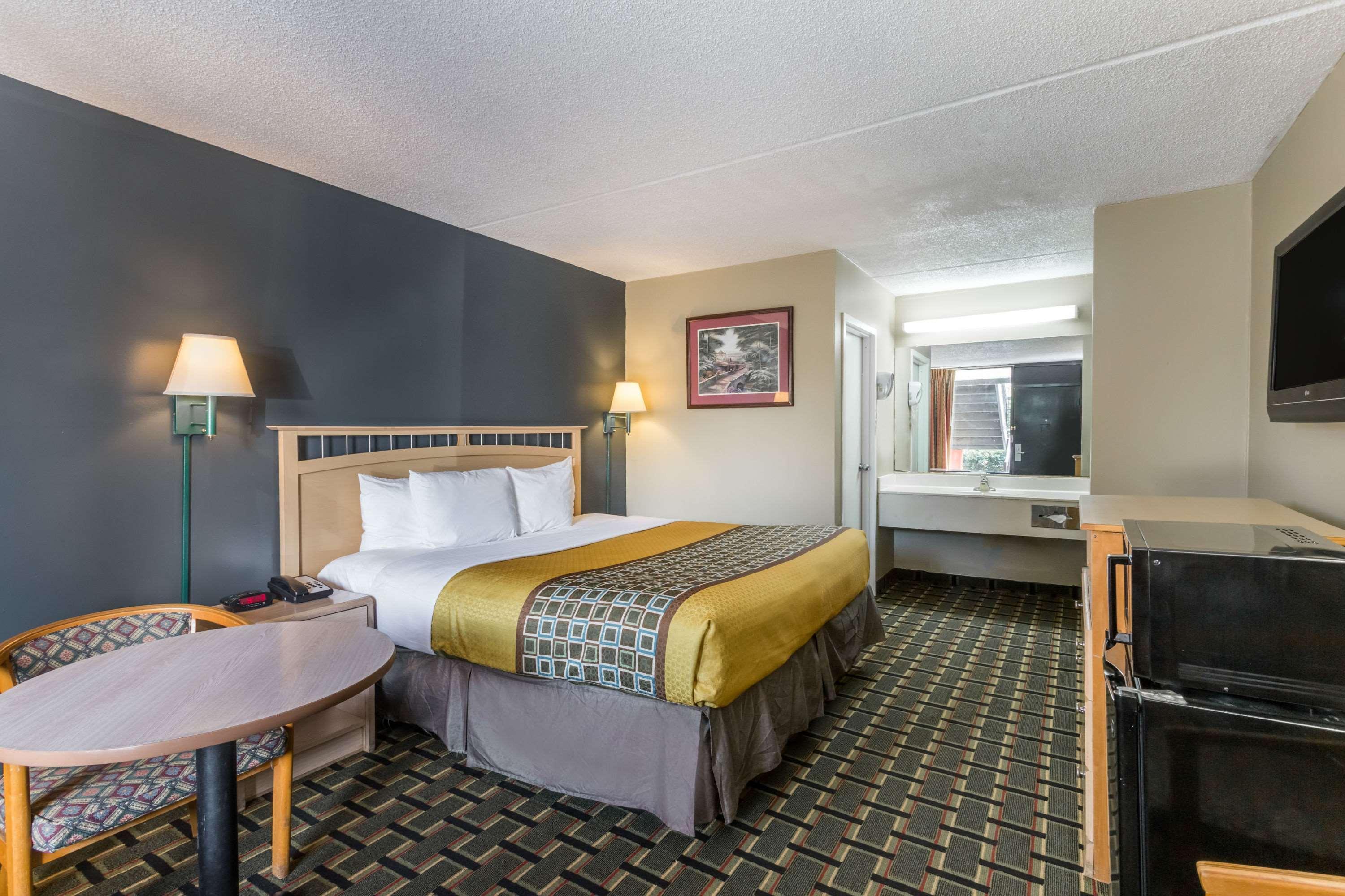 Travelodge By Wyndham Savannah Area/Ричмънд Хил Екстериор снимка