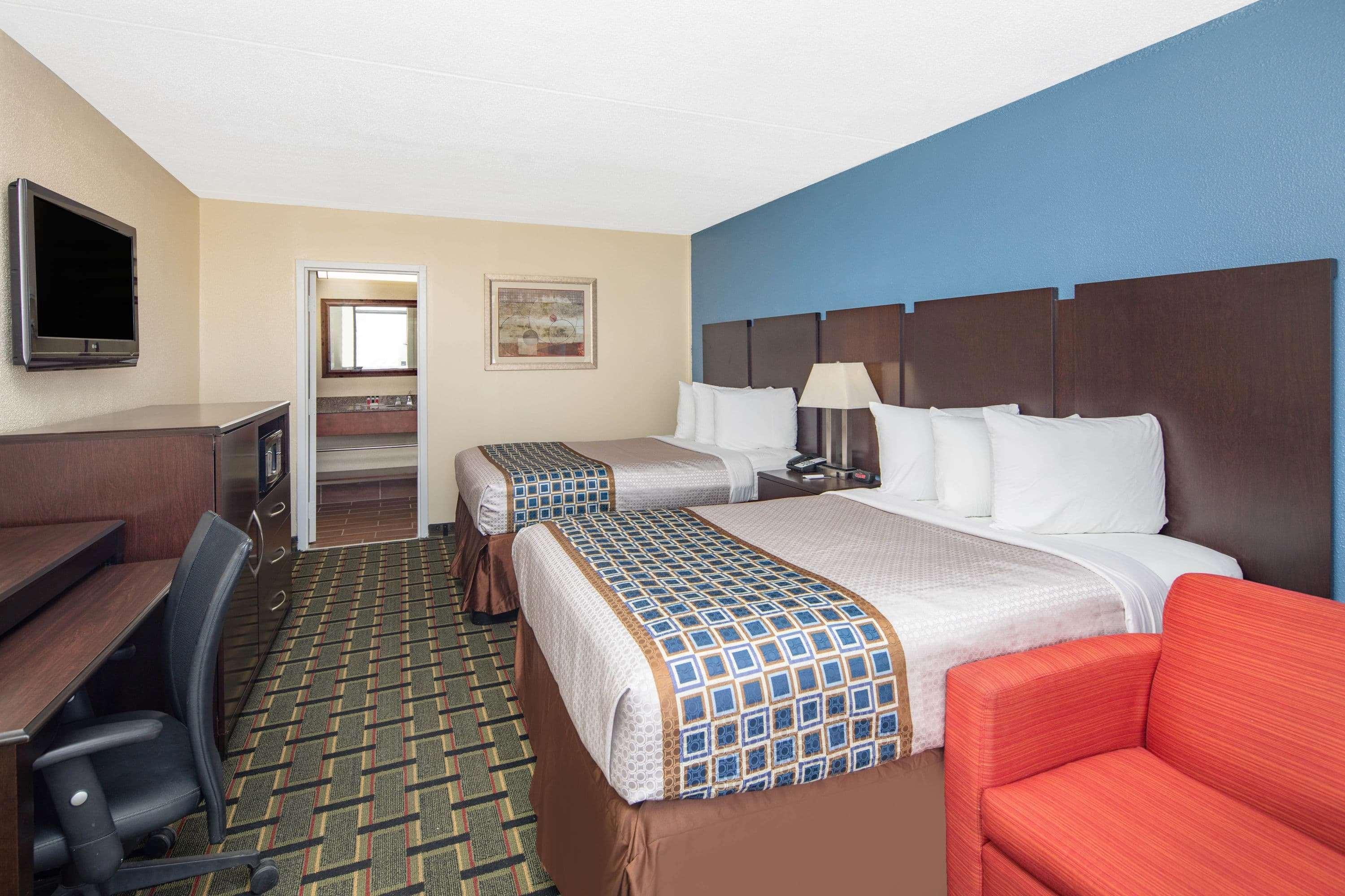 Travelodge By Wyndham Savannah Area/Ричмънд Хил Екстериор снимка