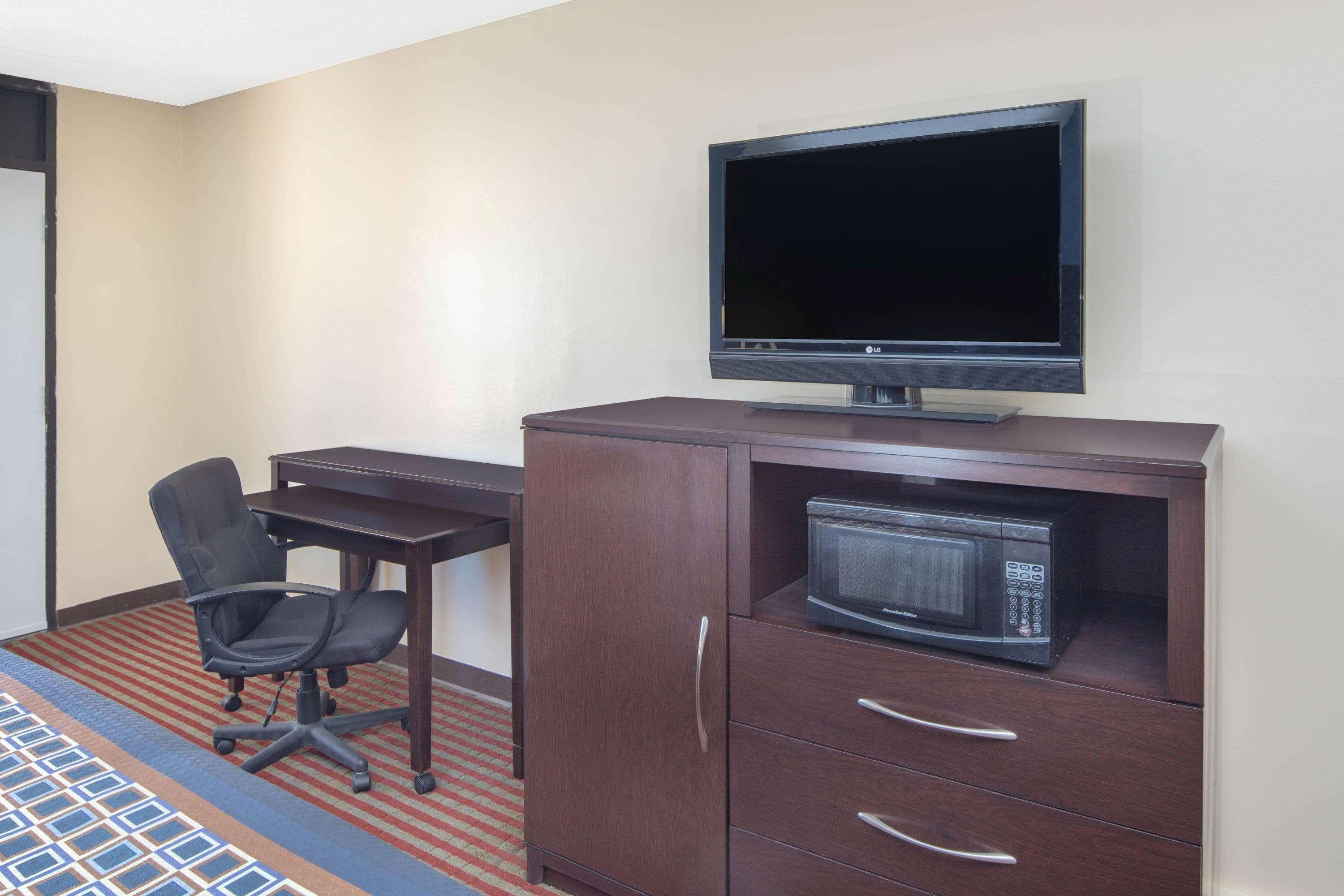 Travelodge By Wyndham Savannah Area/Ричмънд Хил Екстериор снимка